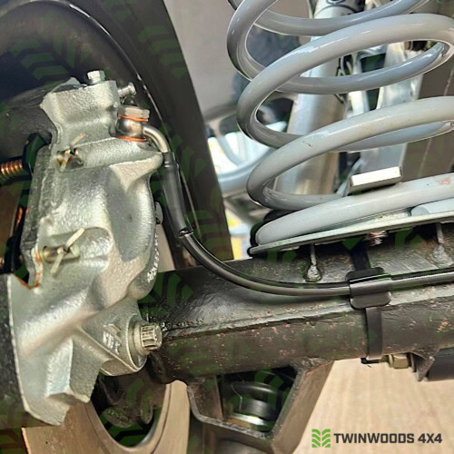 Defender TD5 TDCI stainless braided rear axle brake line kit standard axle