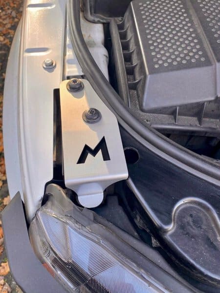 Terrafirma TF756 Discovery 3 & 4 headlight anti theft brackets (pair)