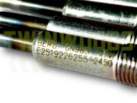 close-up of beru gn985 engraving on td5 glow plug ERR6066G